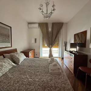 https://al54-apartment.it-lombardy.com
